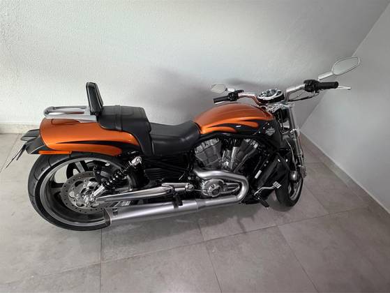 HARLEY-DAVIDSON V-ROD MUSCLE HARLEY-DAVIDSON V-ROD MUSCLE